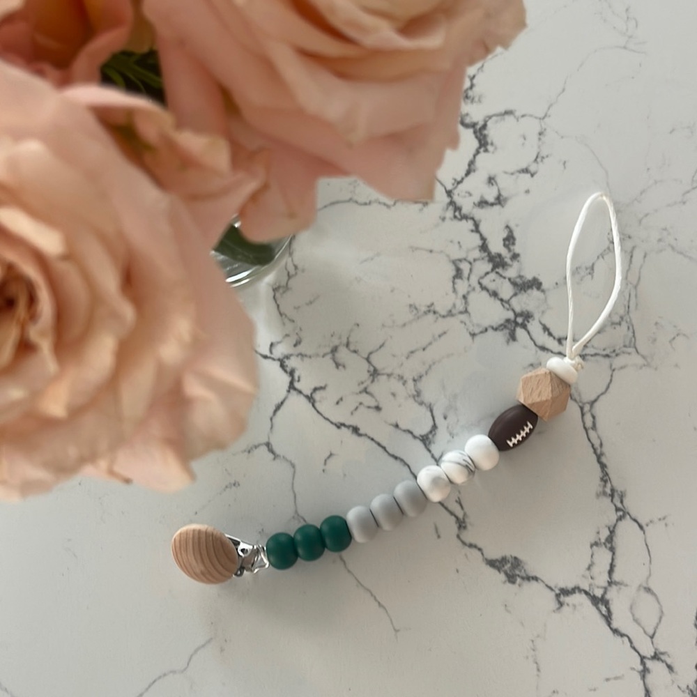 NWOT Pacifier Clip in Philadelphia Eagle Colors